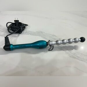 Bed Head Rock N Roller Tourmaline Ceramic 2-in-1 Styling Iron.